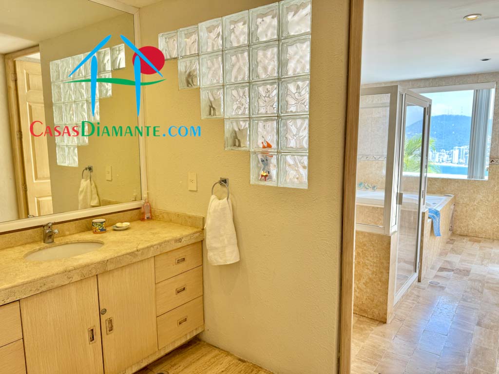 Brisas Diamante Villa 98 - Recámara principal 14